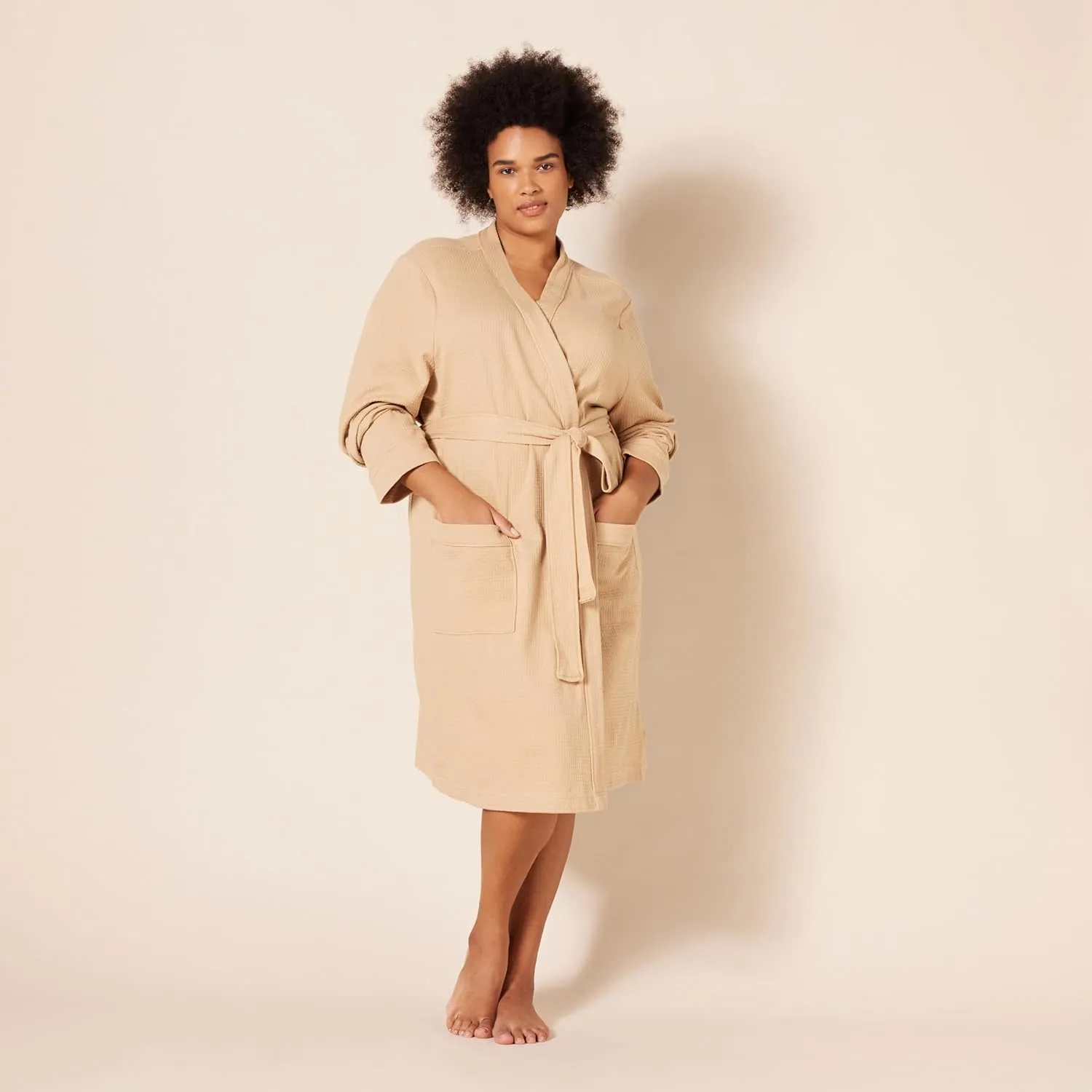 Amazon Essentials Women's Lightweight Waffle Mid-Length Robe (Available in Plus Size)