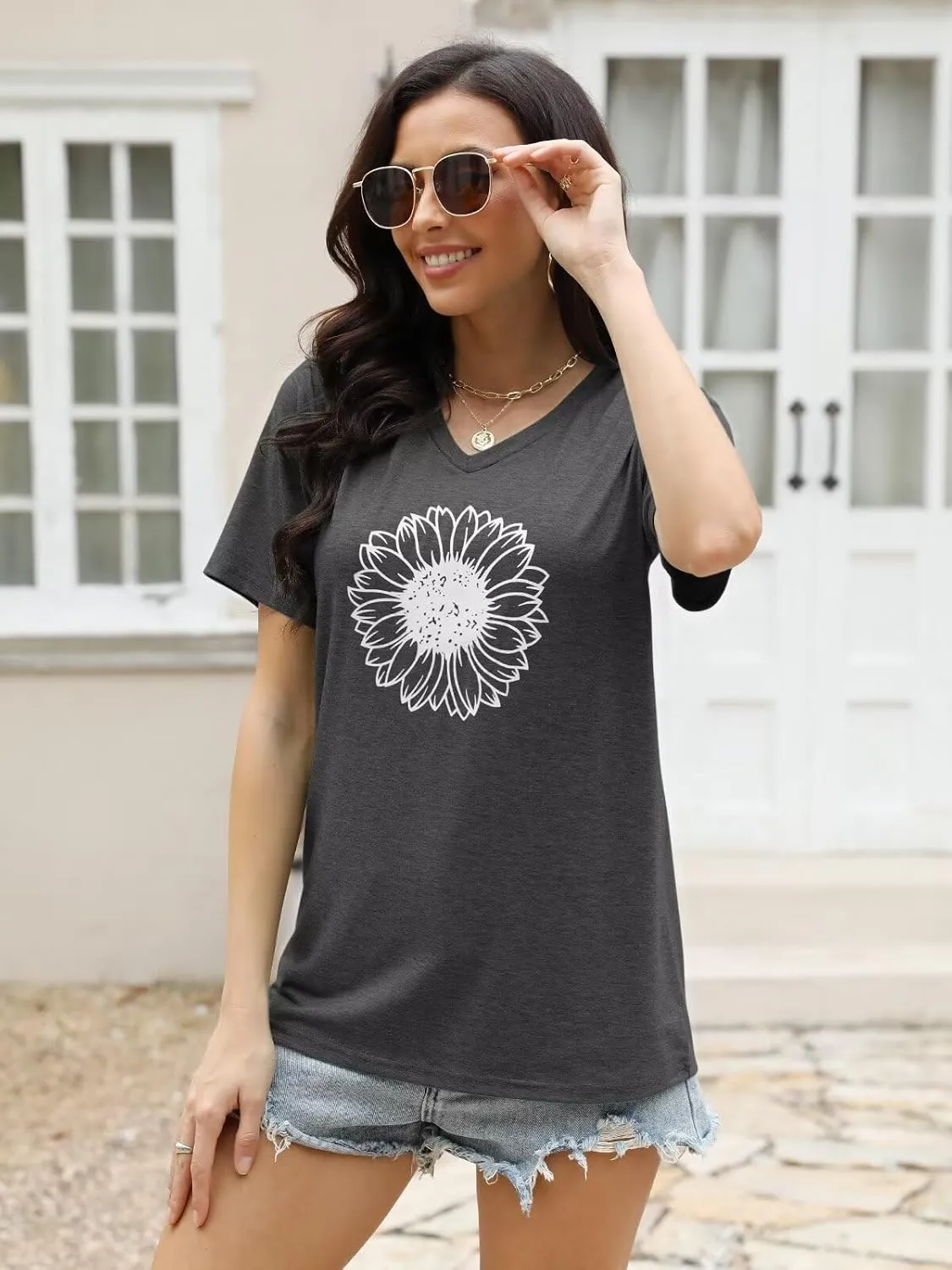 EADINVE Women's Short Sleeve V Neck Sunflower Graphic Printed Summer Tee Vintage T Shirt Cotton Tops Novelty Cool Shirt